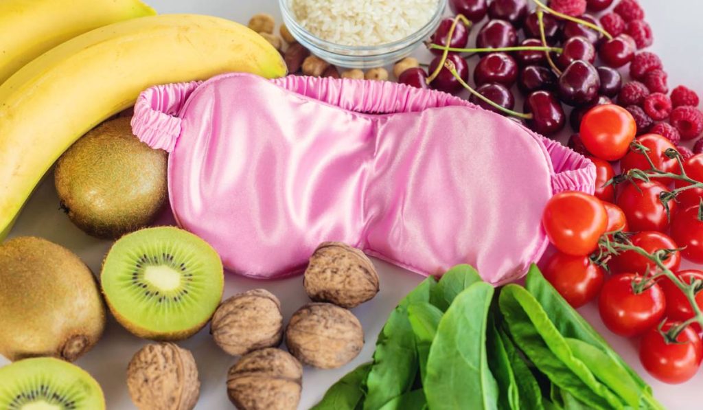 Alimente-minune care induc somnul: Melatonina naturală te adoarme Rapid