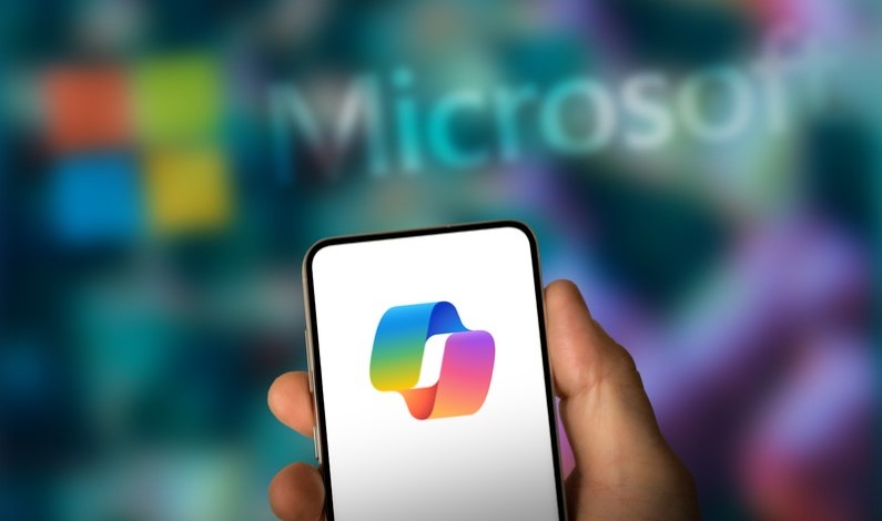 microsoft-copilot-logo-telefon-dreamstime.jpg - JurnalUrban