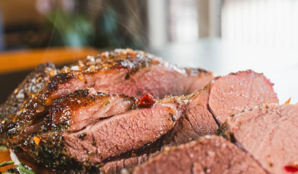 Cât timp poți păstra friptura de miel la frigider? Află răspunsul!