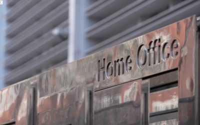 Migranți, ajutați de consultanți să obțină azil: Se dau drept homosexuali – anchetă BBC