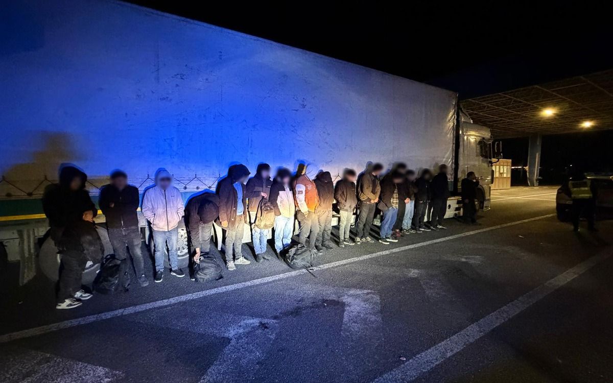 Un automarfar turcesc a fost oprit de polițiștii de frontieră pe autostrada A1, în apropiere de Nădlac, în noaptea de duminică spre luni