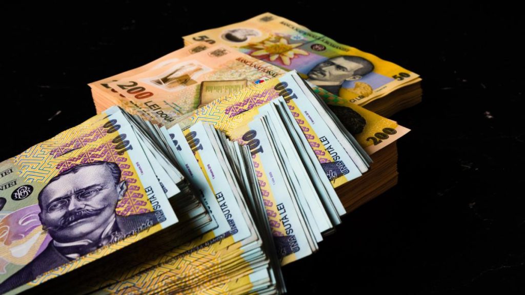 Finanțe: Guvernul a împrumutat 700 milioane lei de la bănci