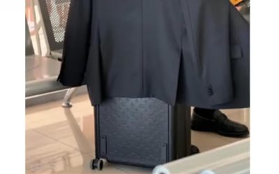 Ministrul Agriculturii, Florin Barbu, cu geamantan Vuitton de 5000€: „Nu știu prețul”