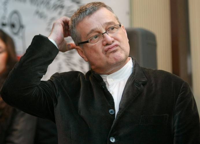 Incendiul de la Cetate: Casa poetului Mircea Dinescu, în flăcări