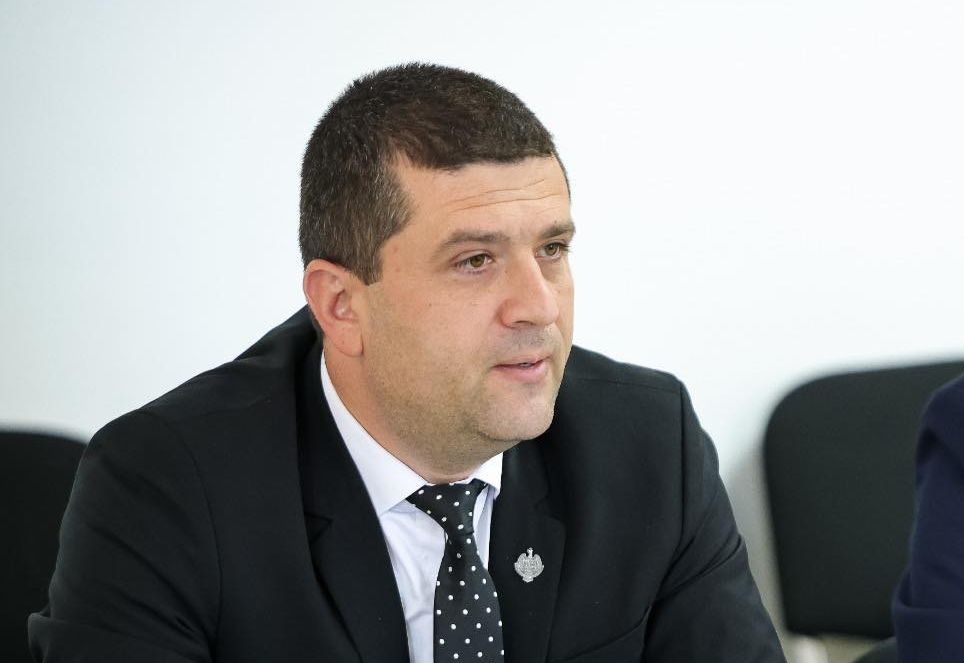 Radu Miruță, atac la Trump: Nimicul SUA, biciul României pe baze aeriene?