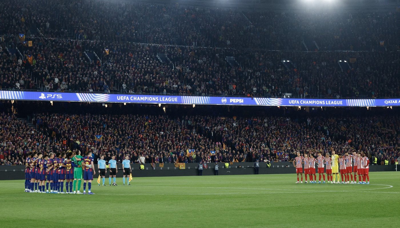 Meciul Barcelona – Atletico Madrid, din sferturile de finală ale Ligii Campionilor, a debutat cu un moment de reculegere în memoria lui Mircea Lucescu