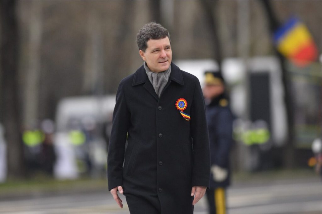 Bărbat anchetat după ce a cerut bani pentru asasinarea lui Nicușor Dan