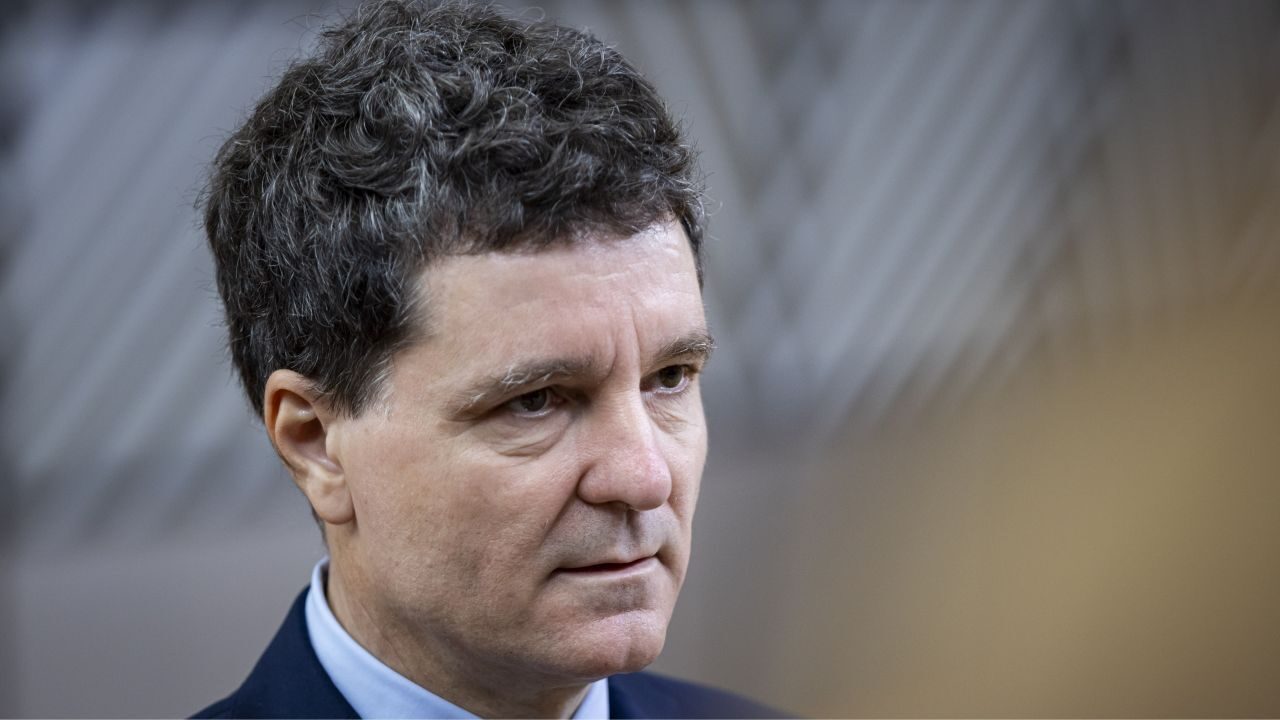 Nicușor Dan, explicații HALUCINANTE după absența de la Lucescu