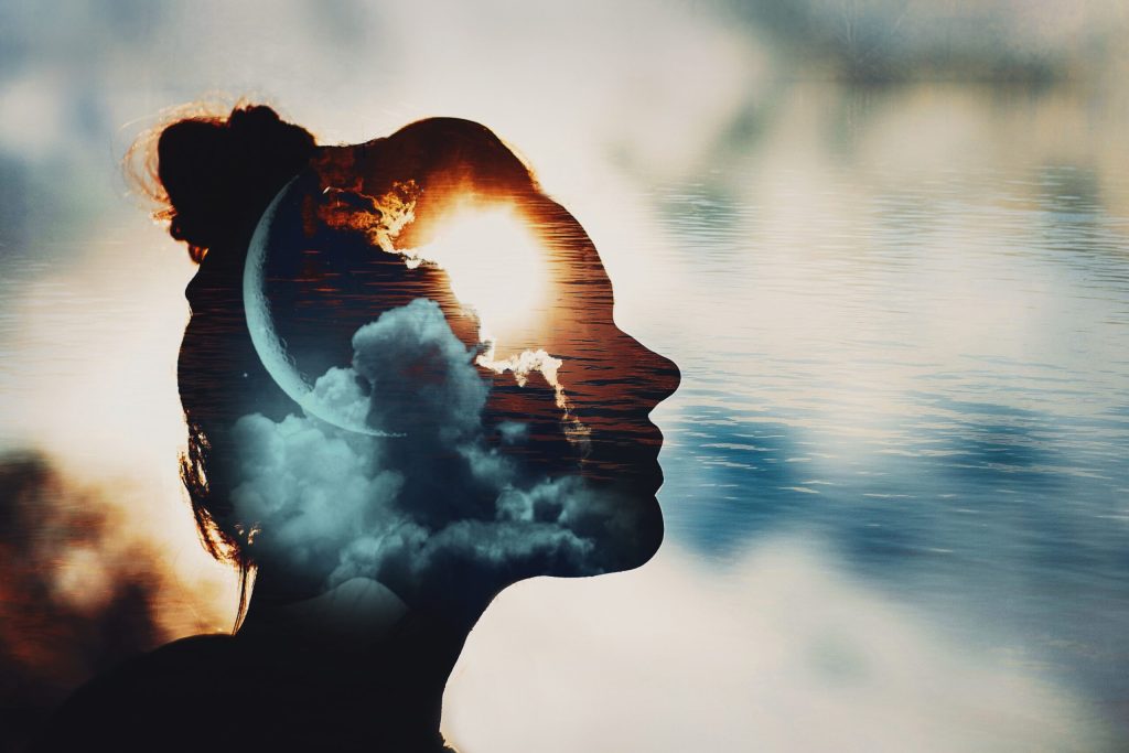 De ce mintea ne joacă feste chiar când încercăm să dormim