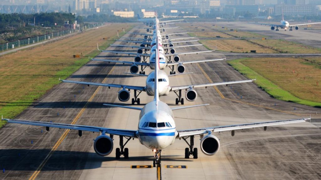 Avion suspendat: O altă companie anulează zborurile de vară!