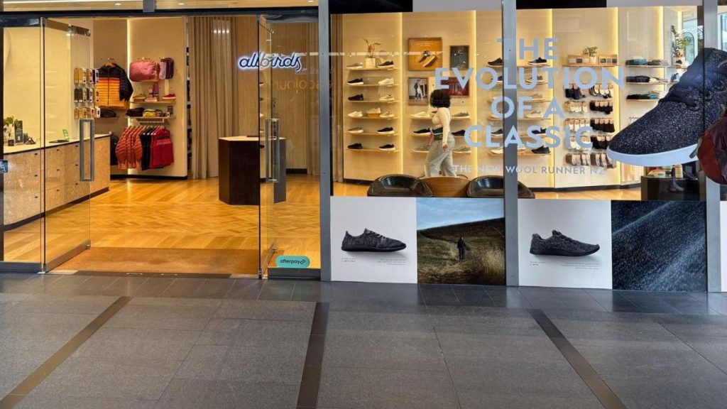 Compania care a renunțat la pantofi, pe valul AI: Creștere spectaculoasă la bursă