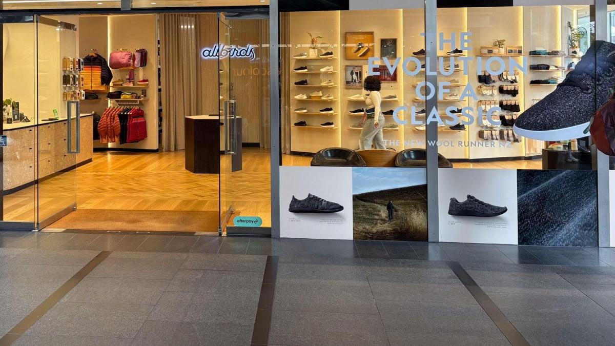 Compania care a renunțat la pantofi, pe valul AI: Creștere spectaculoasă la bursă