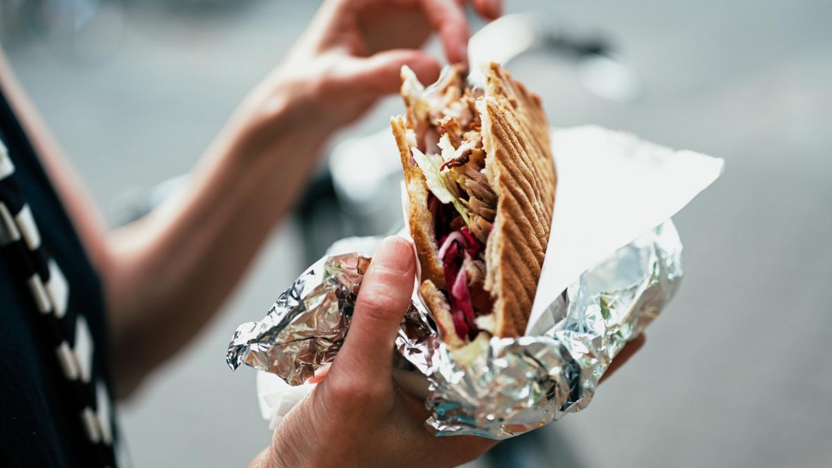 Turistă, șocată de prețul unui kebab în Rio de Janeiro: 1.700 de euro plătiți
