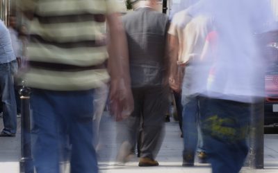 Bolojan, țintă a furiei populare: Românii cer schimbări politice, resping direcția Guvernului