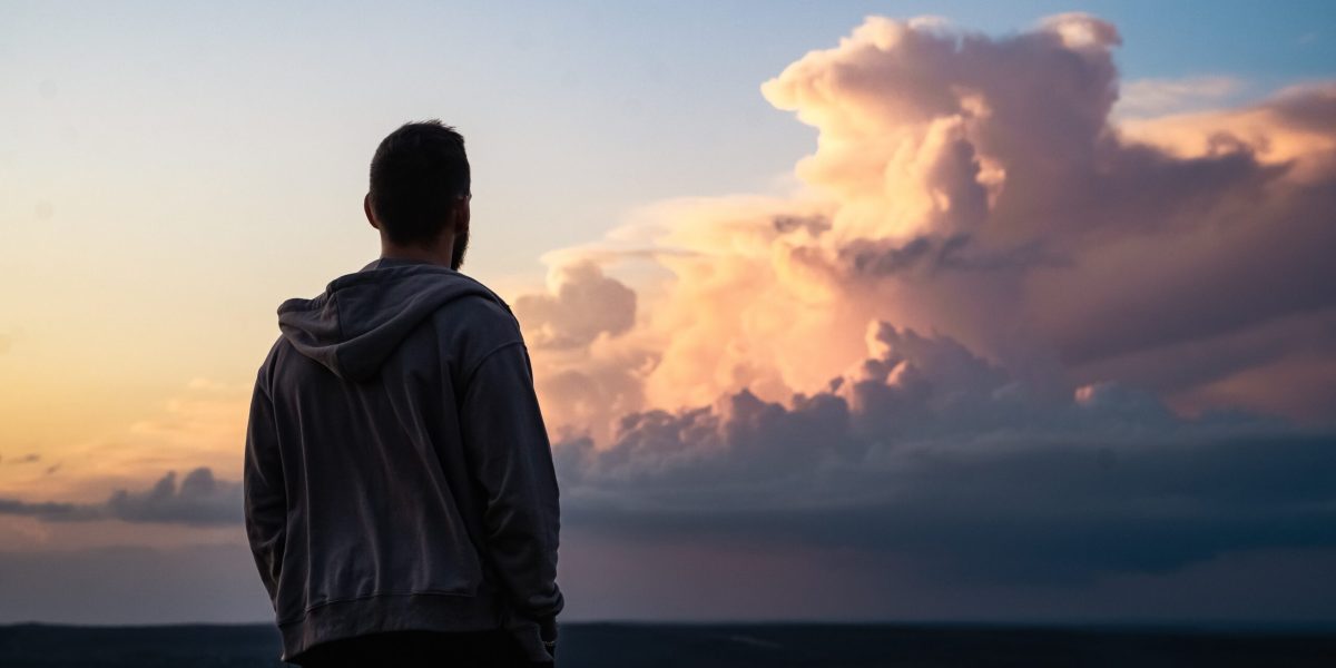 Ce dezvăluie știința despre SINGURĂTATE? Studii, concluzii