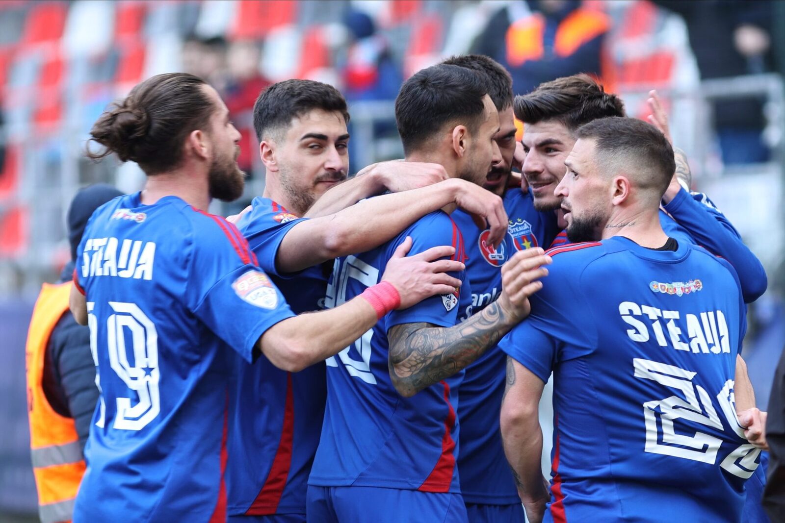MApN, asaltată de turci și români pentru Steaua