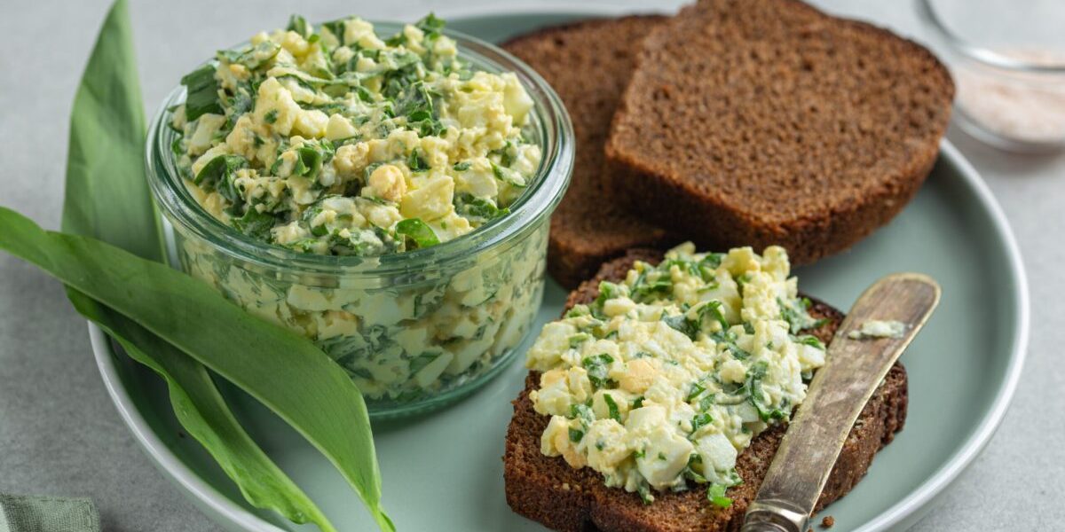 omleta-cu-leurda-scaled-e1774955977983.jpg - JurnalUrban