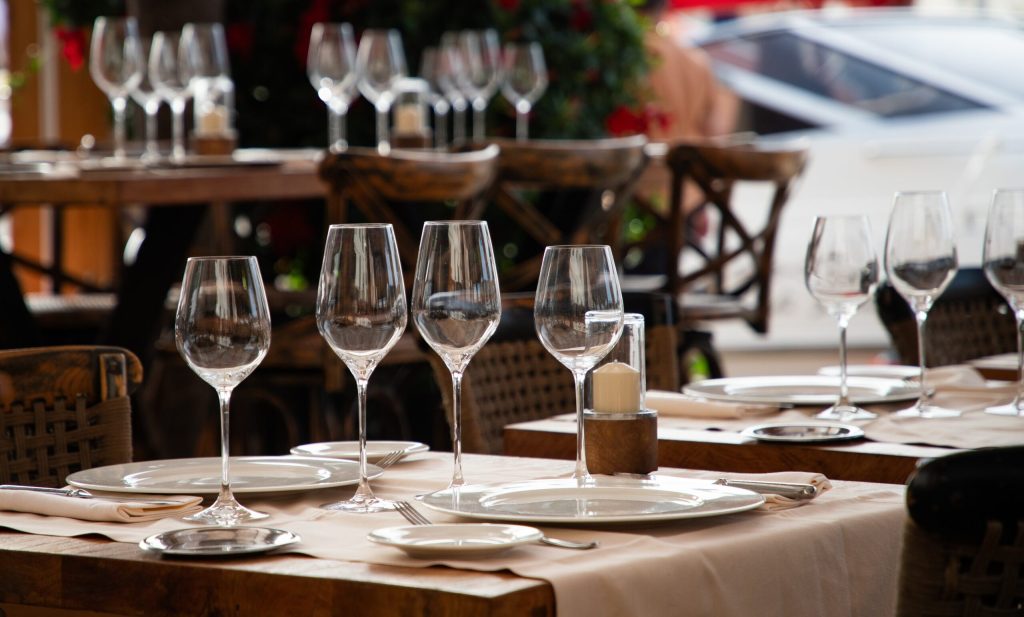 Gigantul tech lansează chatboți în restaurante: Revoluție în farfurie