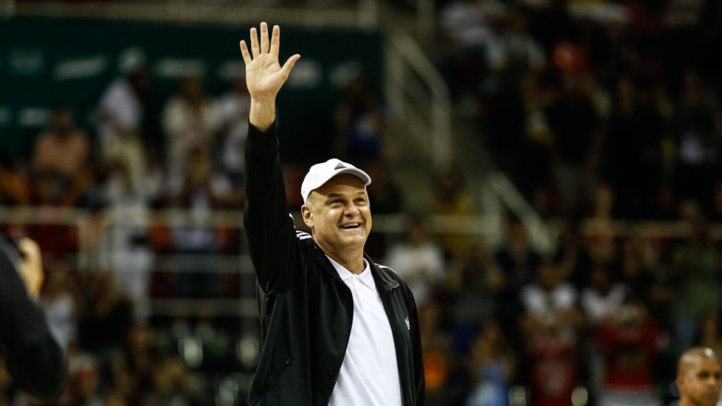 A murit legenda baschetului alb: A reușit „înconjurul” lumii cu puncte