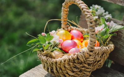 Cum vopsesc ouăle de Paște în lume: Tradiții din România și Europa!