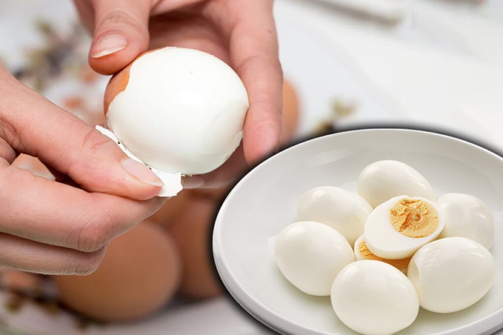 Un simplu ou fiert, aparent inofensiv, poate ascunde pericole pentru sănătate