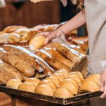 Pâinea zilnică, pericol ascuns: Sare multă și risc de AVC!