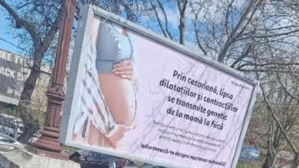 Panouri în București: Reclame false despre cezariană. USR cere aviz medical