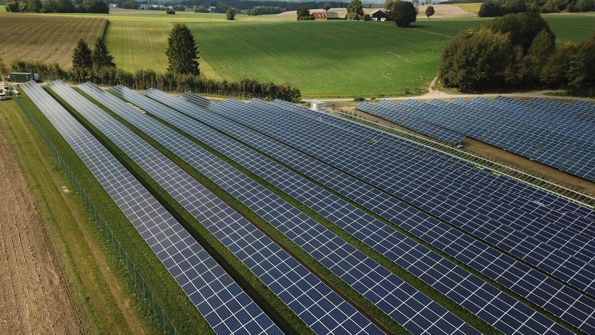 China lovește puternic în producția de energie solară: Măsuri radicale