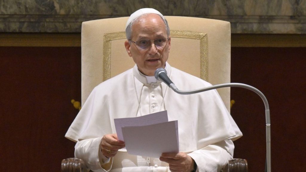 Papa LEON îl face „tiran” pe DONALD Trump: „Lumea e devastată”