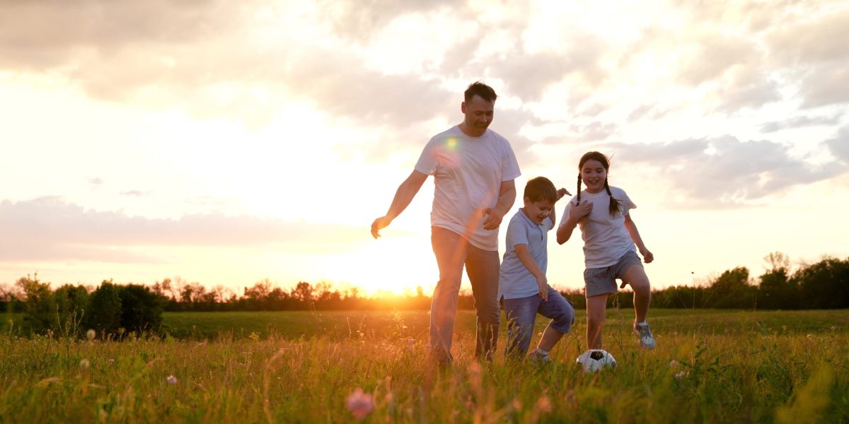 parinti-copii-shutter_Descopera-scaled.jpg - JurnalUrban