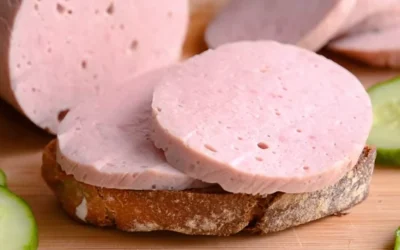 Piedone, adevărul despre parizer: Ce punem în mâncare, legal, dar nu natural