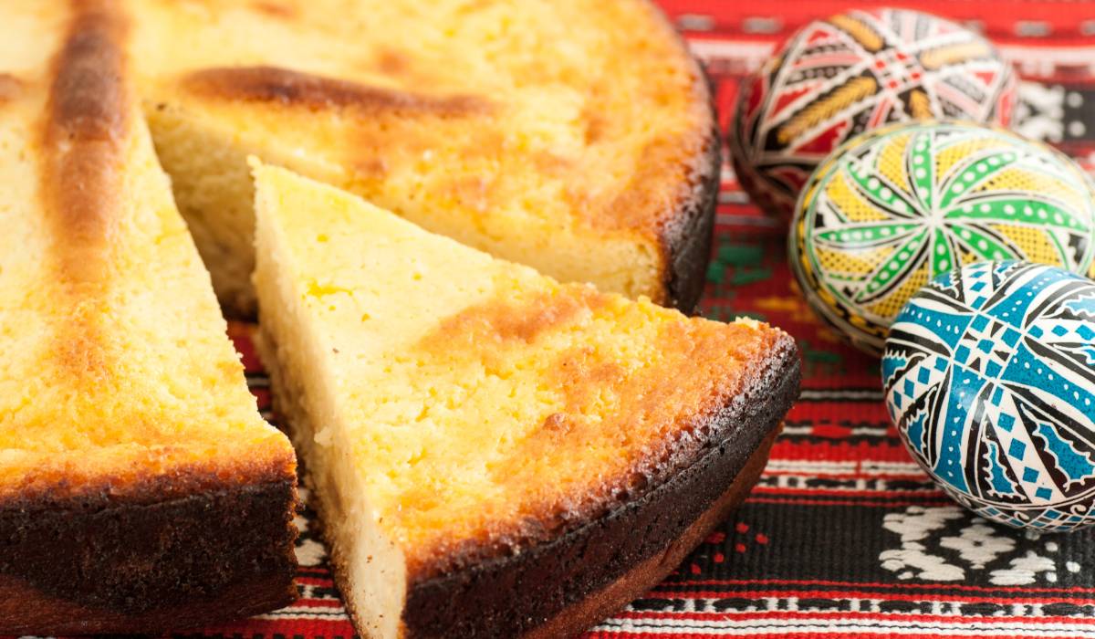 De Paște, pasca fără aluat rămâne un deliciu căutat de români, însă cheia succesului stă în coacere