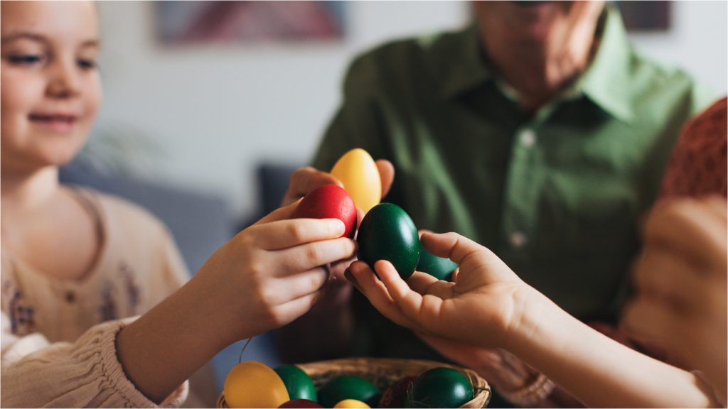 Majoritatea românilor văd Paștele drept sărbătoare RELIGIOASĂ