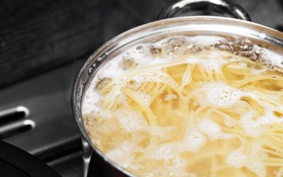 Greșeala epică la paste: Câtă apă pui? Trucul bucătarilor, dezvăluit