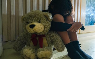 Cum ajung adulți copiii neglijați emoțional? Studii cutremurătoare