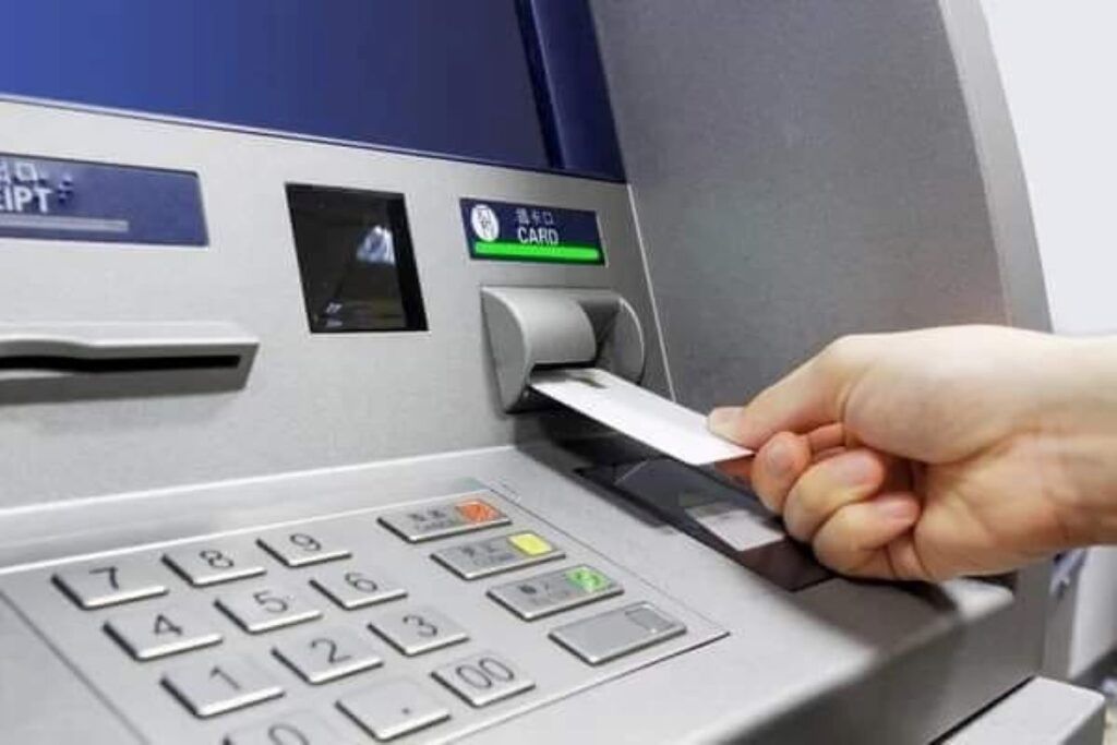O creștere a salariului minim riscă să erodeze salariile angajaților cu experiență, arată analizele economice București – Odată cu majorarea salariului minim pe economie, o problemă adesea trecută cu vederea se amplifică: erodarea salariilor pentru angajații cu experiență