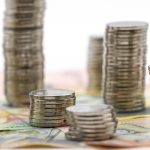 Românii, loviți de pensii mai mici: Cât pierdeți după o viață de muncă?