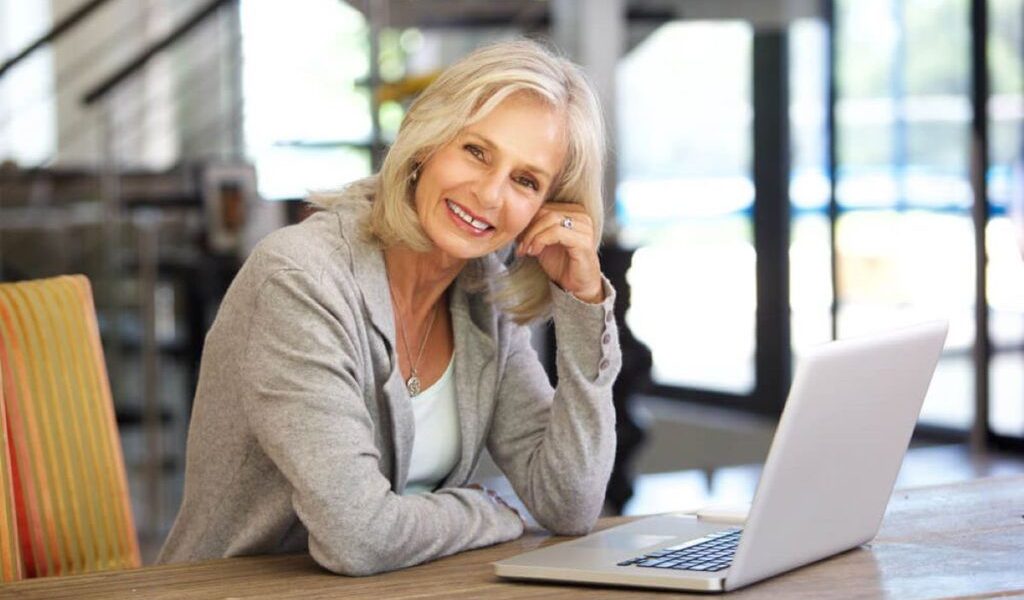 pensionari-care-lucreza-1024x683.jpg - JurnalUrban