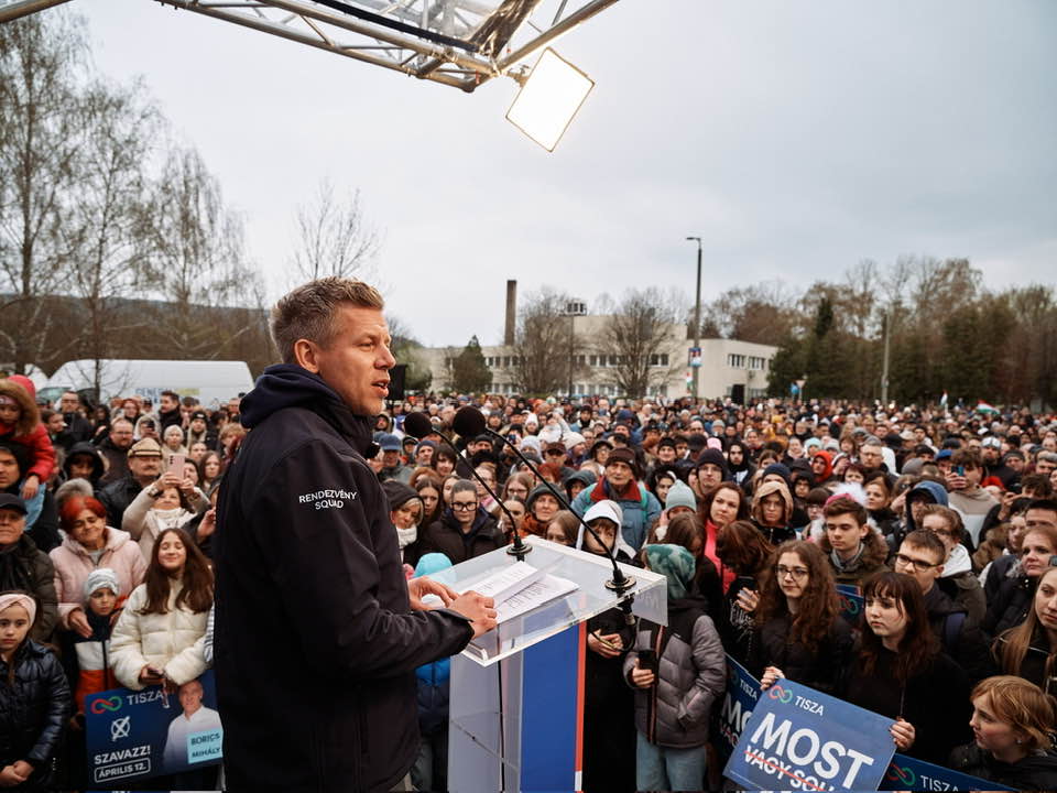 În perspectiva alegerilor cruciale de săptămâna viitoare, liderul opoziției maghiare, Péter Magyar, a declarat pentru Associated Press că scrutinul va reprezenta un „referendum” pentru Ungaria