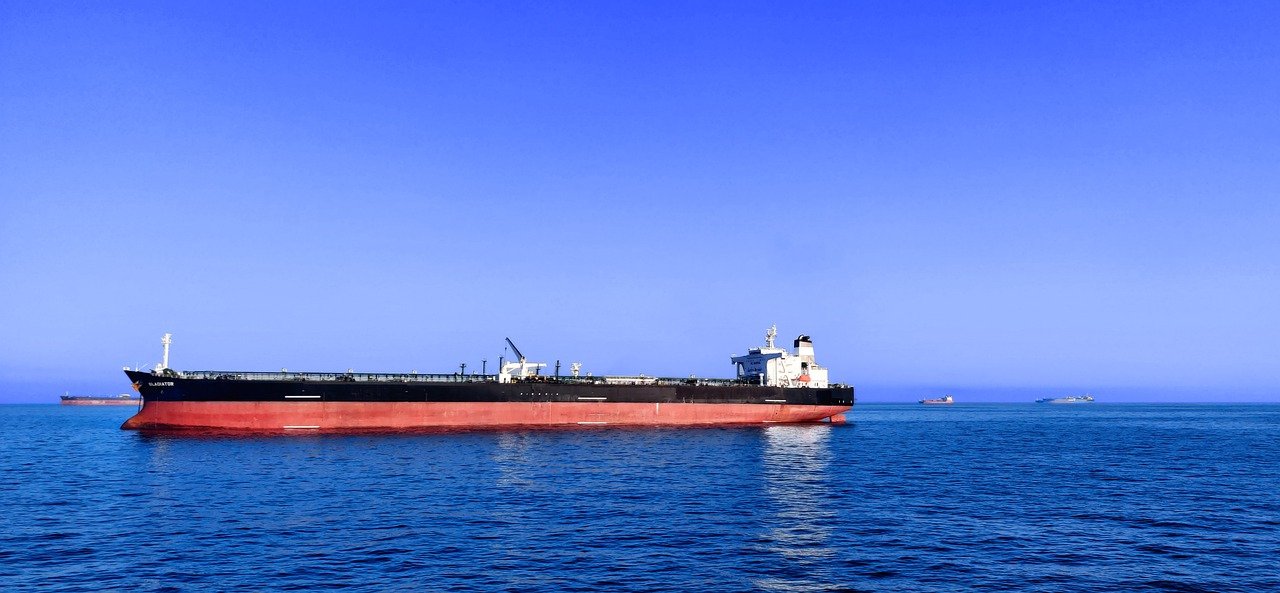 Petrolul american sare de 100$: Armistițiul SUA-Iran, eșec în Hormuz