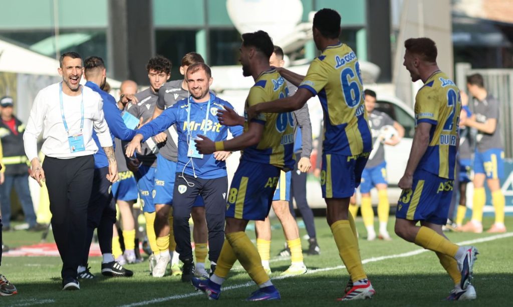 PLOIEȘTIUL sărbătorește: Petrolul învinge Csikszereda cu 2-0 sub conducerea lui Mehmet Topal PLOIEȘTI – Echipa Petrolul Ploiești a obținut o victorie importantă luni, pe teren propriu, în fața formației Csikszereda, scor 2-0, în etapa a treia din play-out-ul Ligii 1