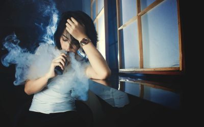 Nouă lege: Țigările electronice, interzise în spații publice. Proiect transpartinic