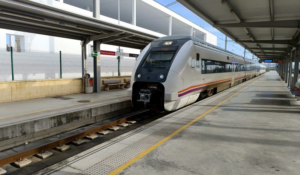 Călătorii GRATUITE în Europa: UE dă 40.000 de abonamente de tren tinerilor!