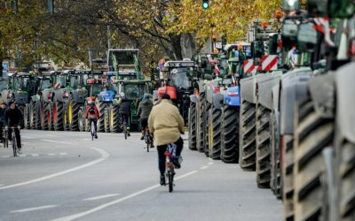 Armata în acțiune: Poliția din Irlanda eliberează rafinăria blocată de protestatari