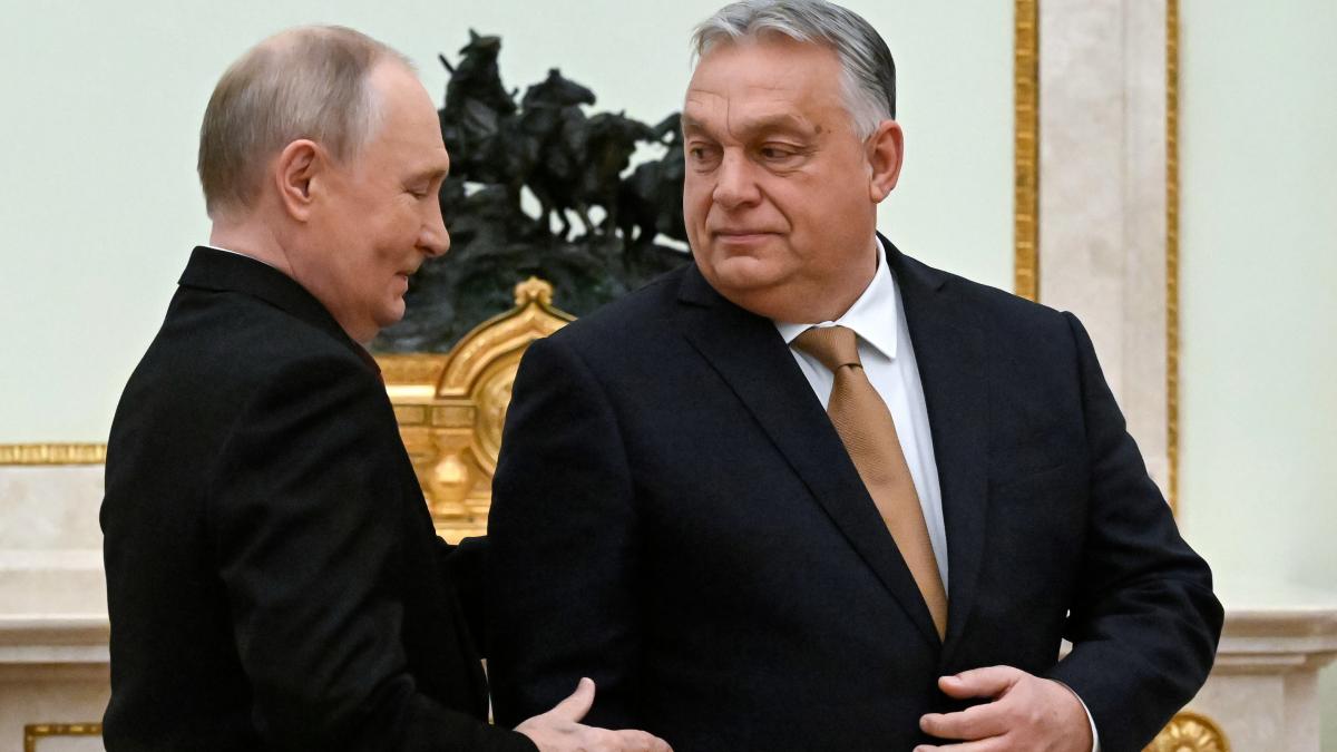 O nouă apropiere Ungaria-Rusia stârnește controverse Guvernul UNGARIEI și cel al RUSIEI au parafat un plan de colaborare în 12 puncte, ce vizează strângerea legăturilor bilaterale în domenii strategice, cum ar fi petrolul, gazele naturale și combustibilul nuclear