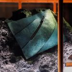 poseta-din-piele-de-dinozaur.jpg - JurnalUrban