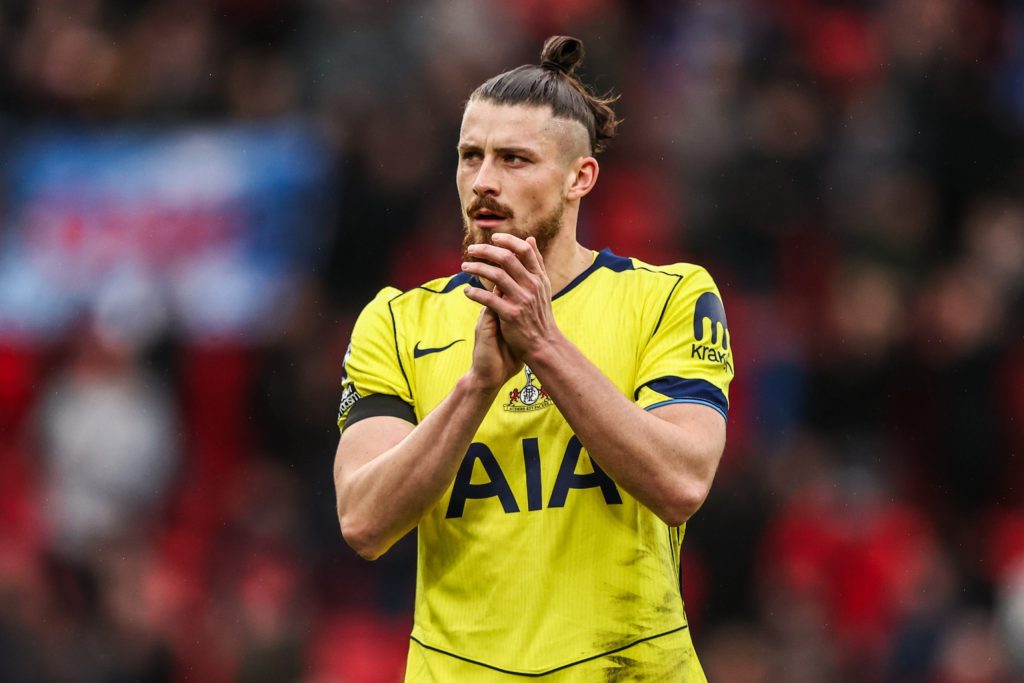 Tottenham – Brighton, meciul care decide titlul în Premier League! Ce face Drăgușin