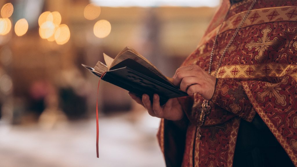 Spovedania, un „duș” pentru suflet: Preotul explică ce înseamnă cu adevărat