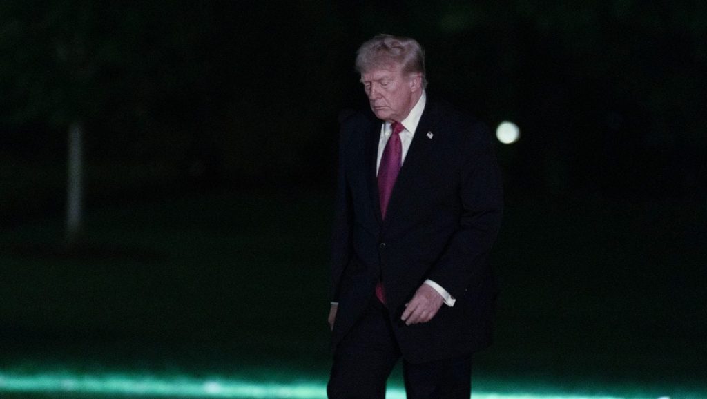 Polemici în online: Donald Trump, acuzat de mesaje confuze