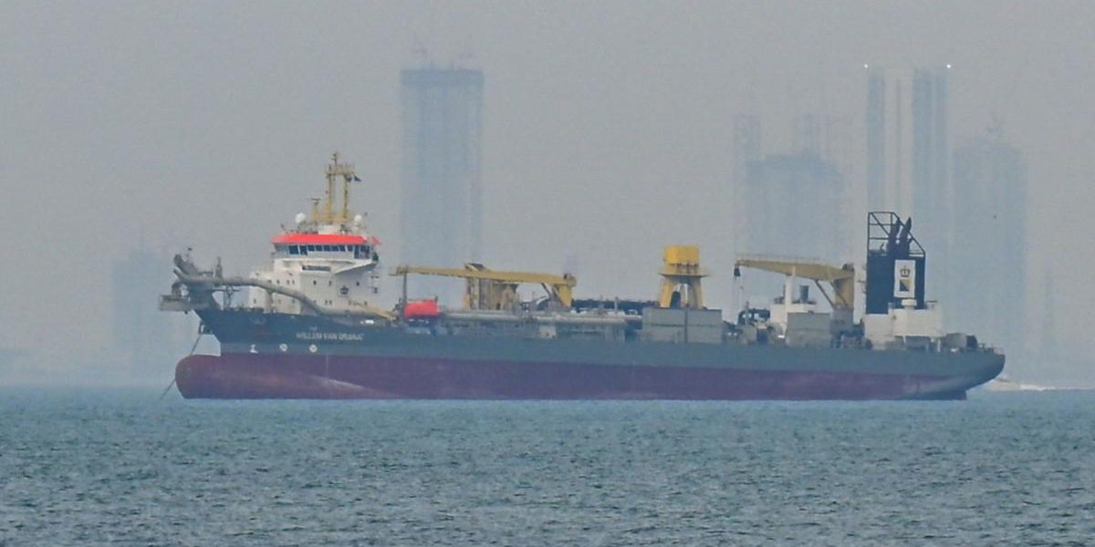 Navele au trecut prin Ormuz: Ce-i cu petrolul după armistițiul SUA-Iran?